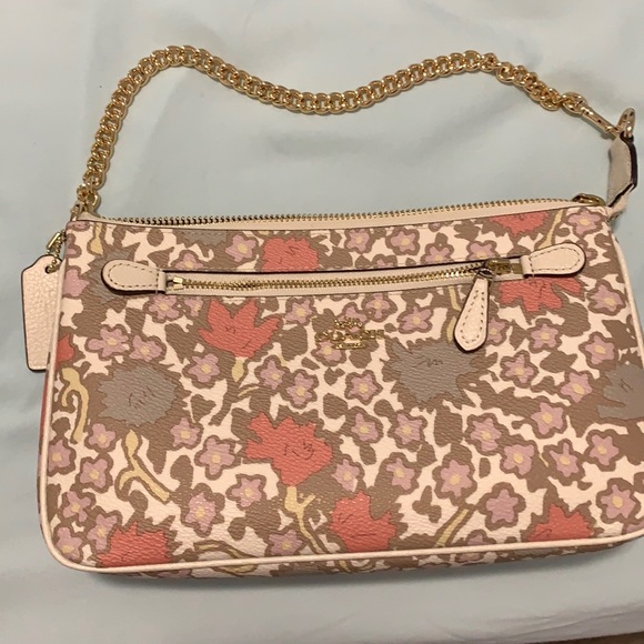 👀 RARE🌹coach wrist/shoulder mini bag beautiful print wiith rose gold chain - Picture 1 of 6